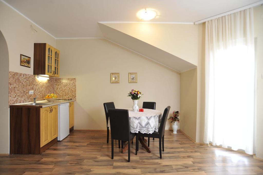 Apartments Izvor Врдник Номер фото