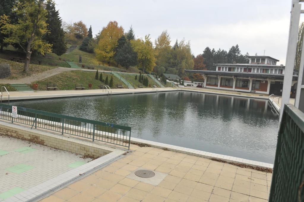 Apartments Izvor Врдник Экстерьер фото